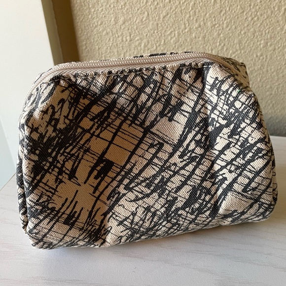 Origins mask bundle with makeup bag - Picture 2 of 4